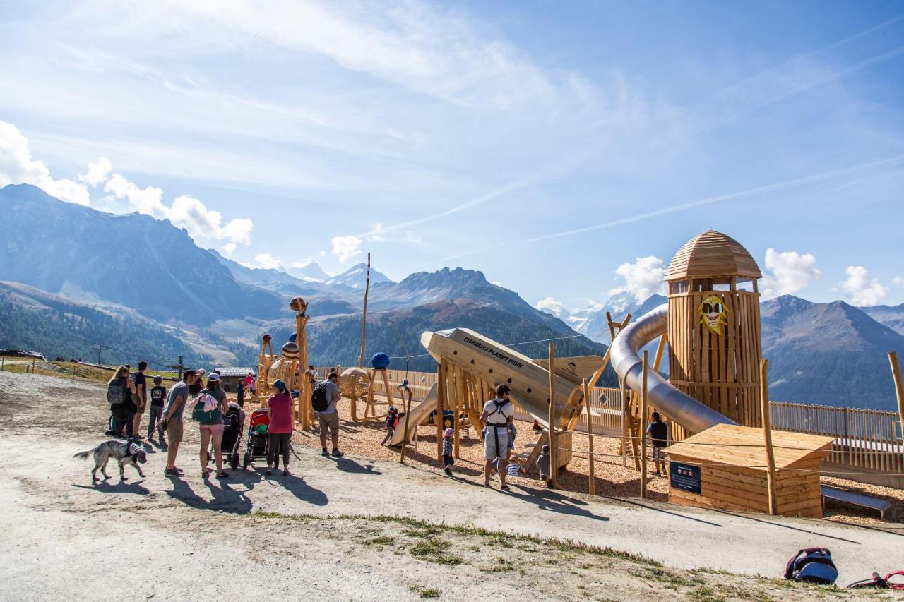 Tignousa Logement De Groupes Et Individuels Saint-Luc Exteriör bild